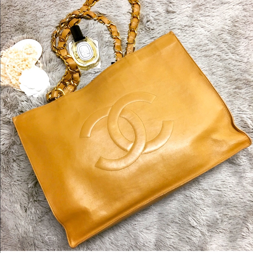 KEEPING💕 Vintage Chanel Timeless Celebrity Tote /LG Chain